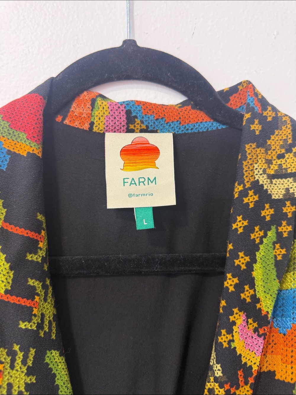 FARM Rio Black Multicolor Long-Sleeve V-Neck Dress - Picture 3 of 8